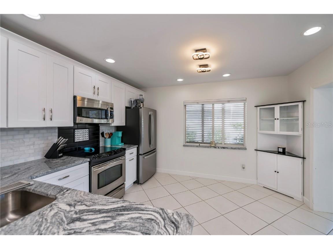 262 Cerromar Way S #53 Venice FL 34293 N6139980 image23