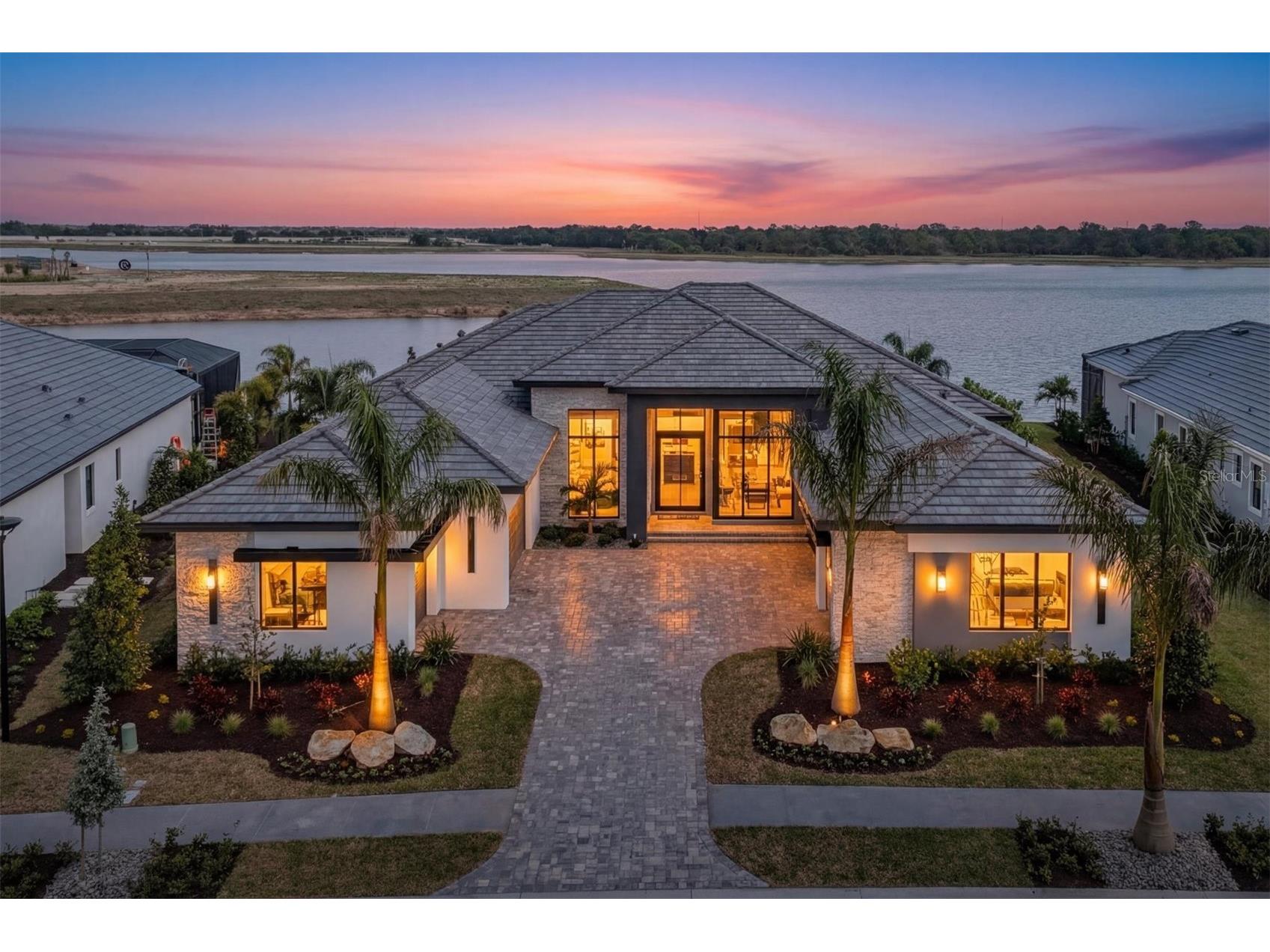 262 Crystal Waters Drive Sarasota FL 34240 A4687651 image1