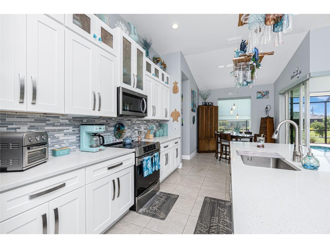 262 Rotonda Boulevard N Rotonda West FL 33947 D6142795 image13