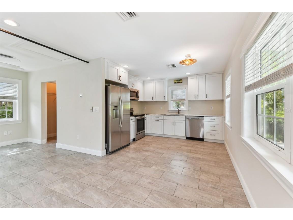 2620 3rd Avenue S Saint Petersburg FL 33712 TB8410958 image38