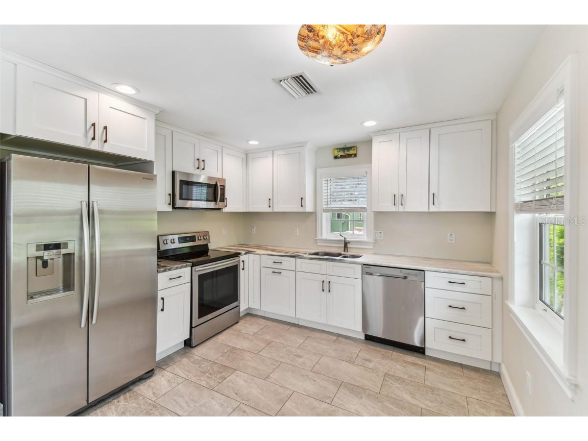 2620 3rd Avenue S Saint Petersburg FL 33712 TB8410958 image40