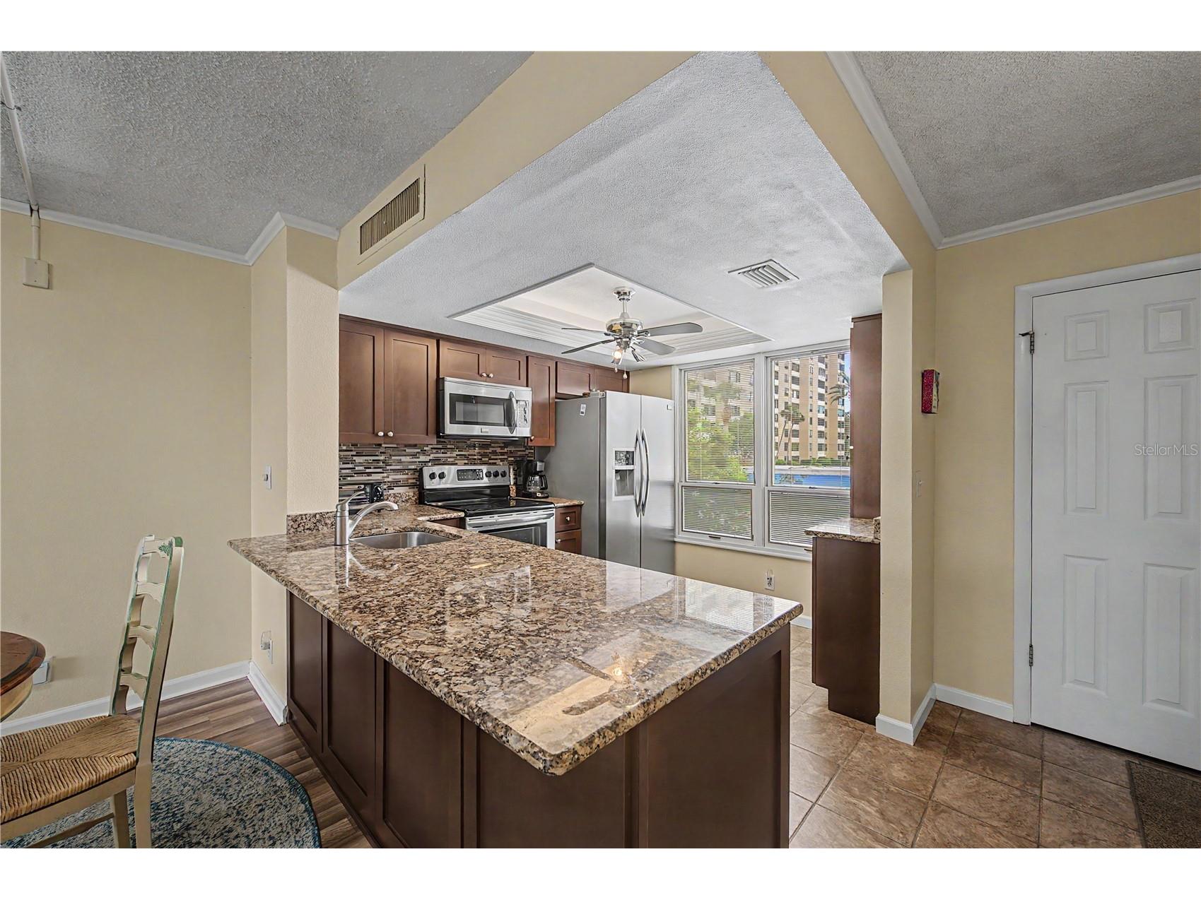 2620 Cove Cay Drive #207 Clearwater FL 33760 - TAMPA BAY AND GOLF COURSE POND TB8516369 image4