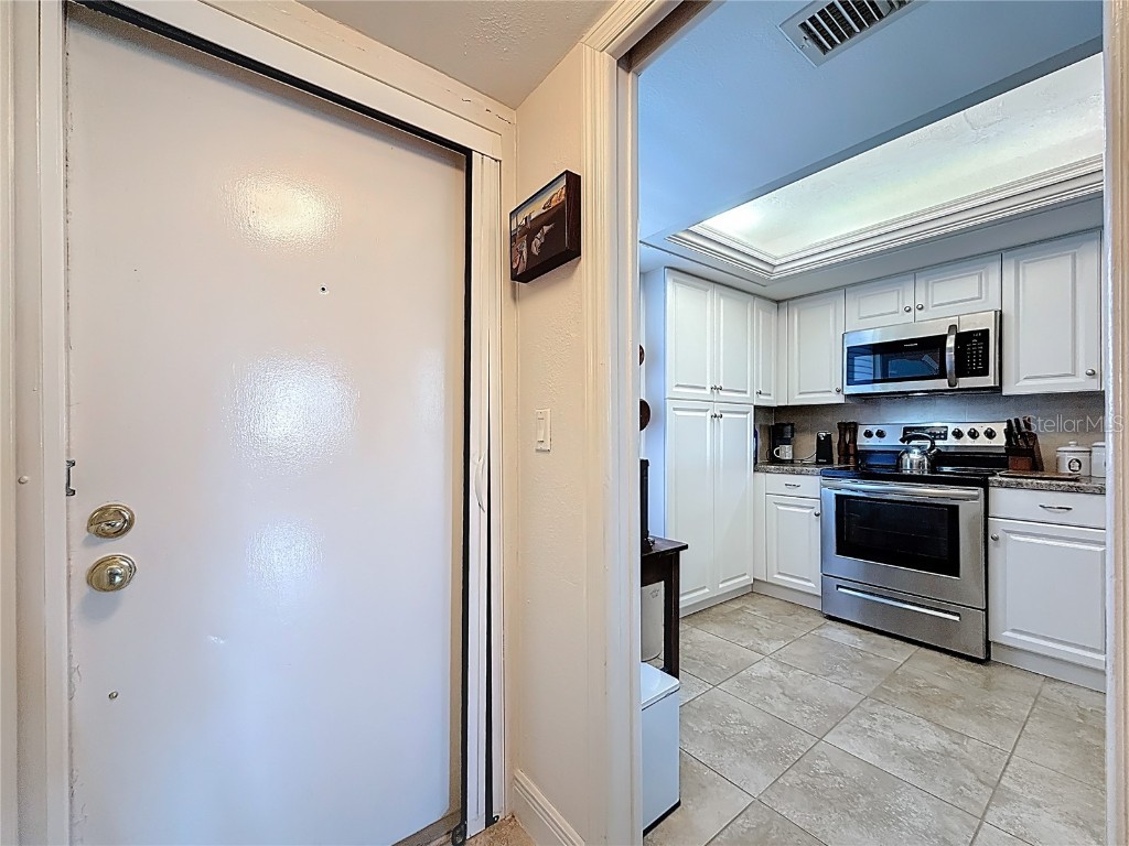 2620 Cove Cay Drive #502 Clearwater FL 33760 - TAMPA BAY TB8454703 image4