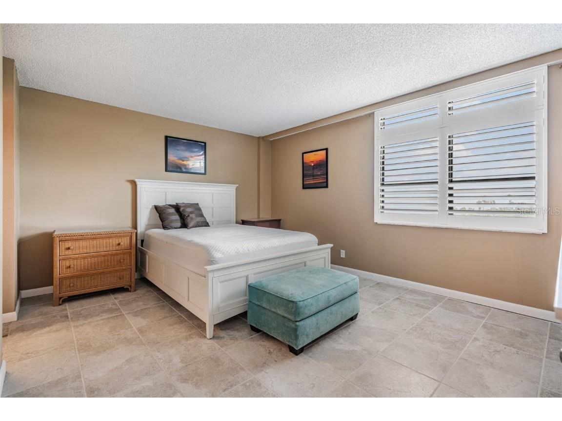 2620 Cove Cay Drive #601 Clearwater FL 33760 - TAMPA BAY AND GOLF COURSE POND TB8454500 image17