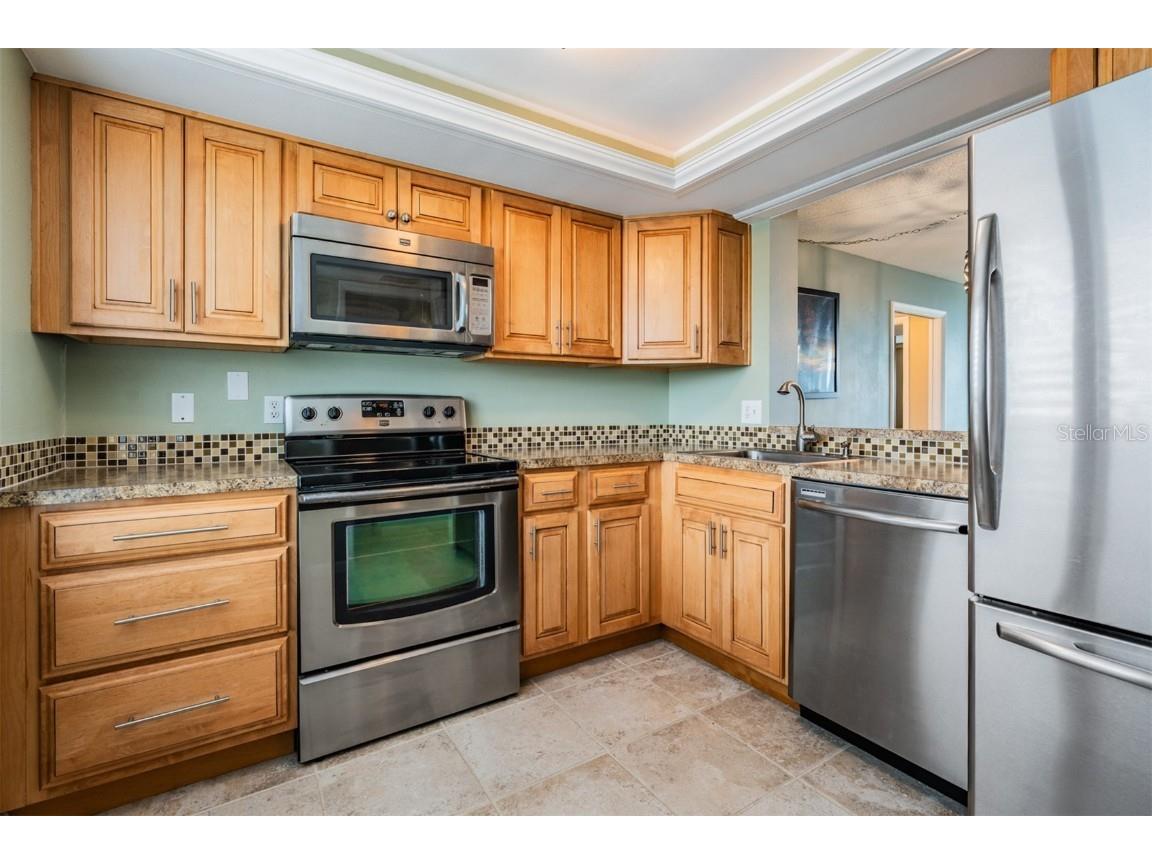 2620 Cove Cay Drive #601 Clearwater FL 33760 - TAMPA BAY AND GOLF COURSE POND TB8454500 image4
