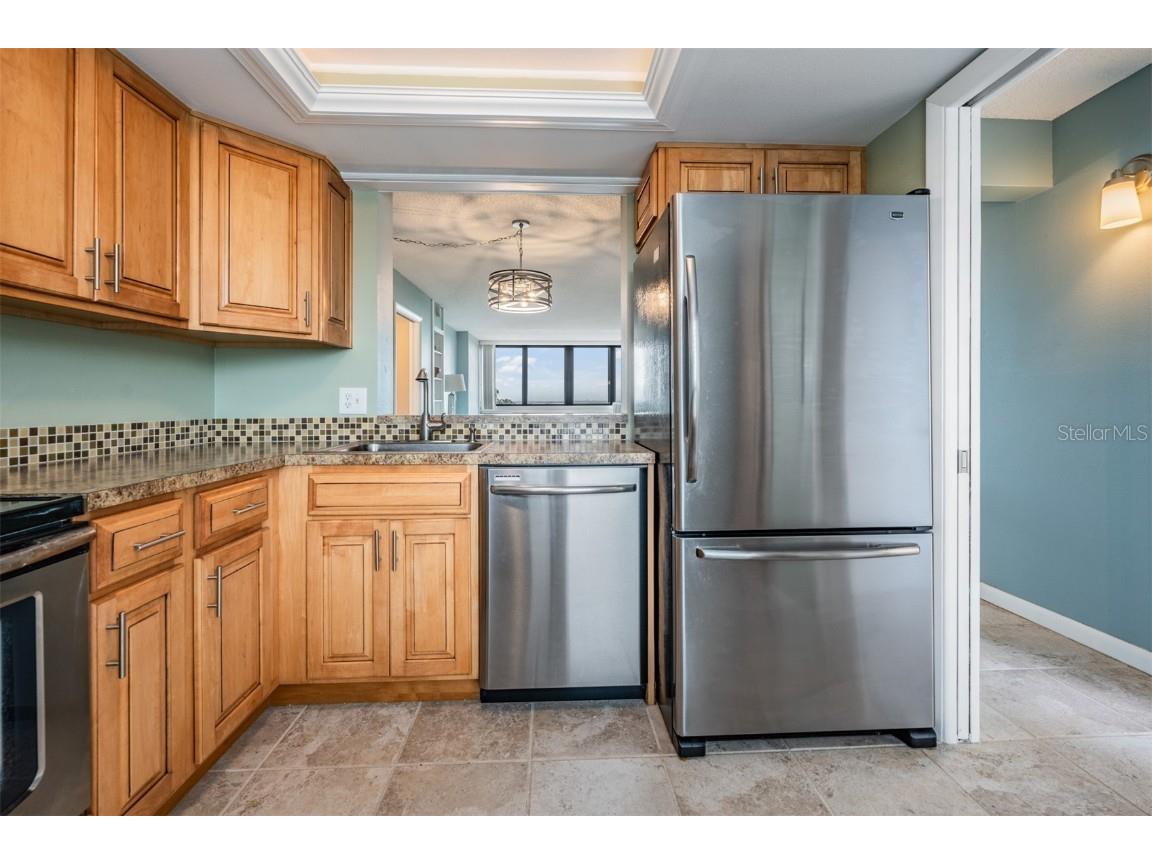 2620 Cove Cay Drive #601 Clearwater FL 33760 - TAMPA BAY AND GOLF COURSE POND TB8454500 image6