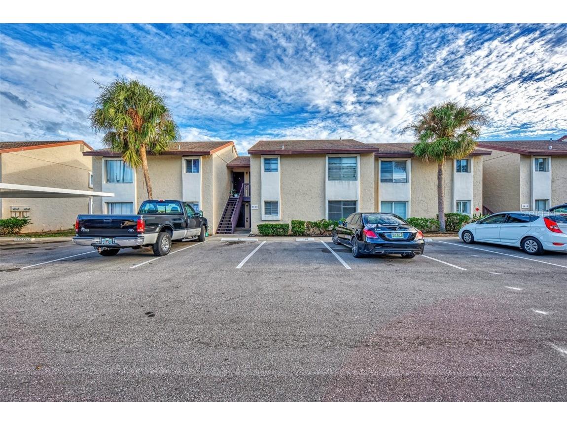 2620 Hidden Lake Drive N #B Sarasota FL 34237 A4588851 image1