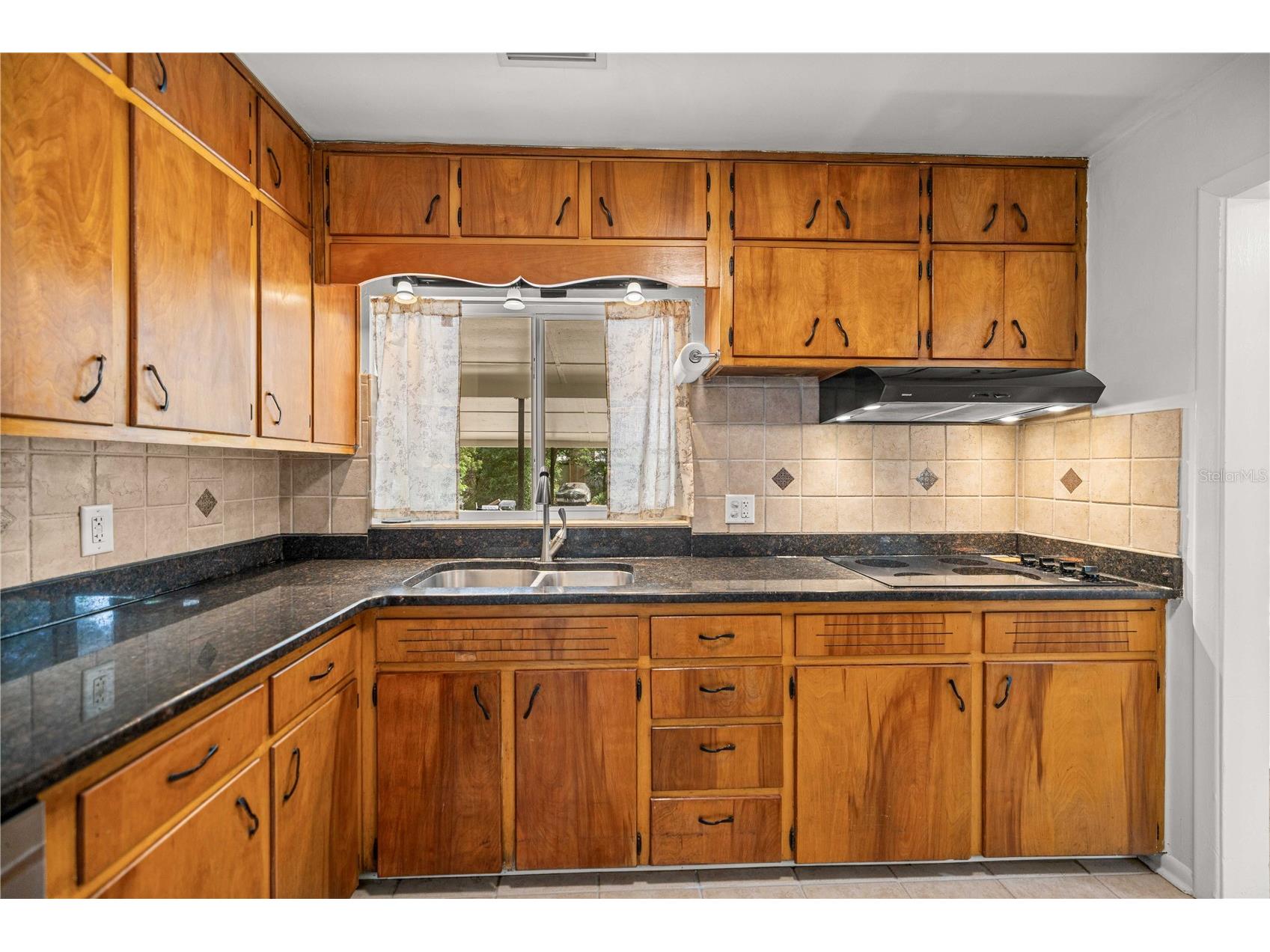 2620 NW 11th Avenue Gainesville FL 32605 TB8501875 image14