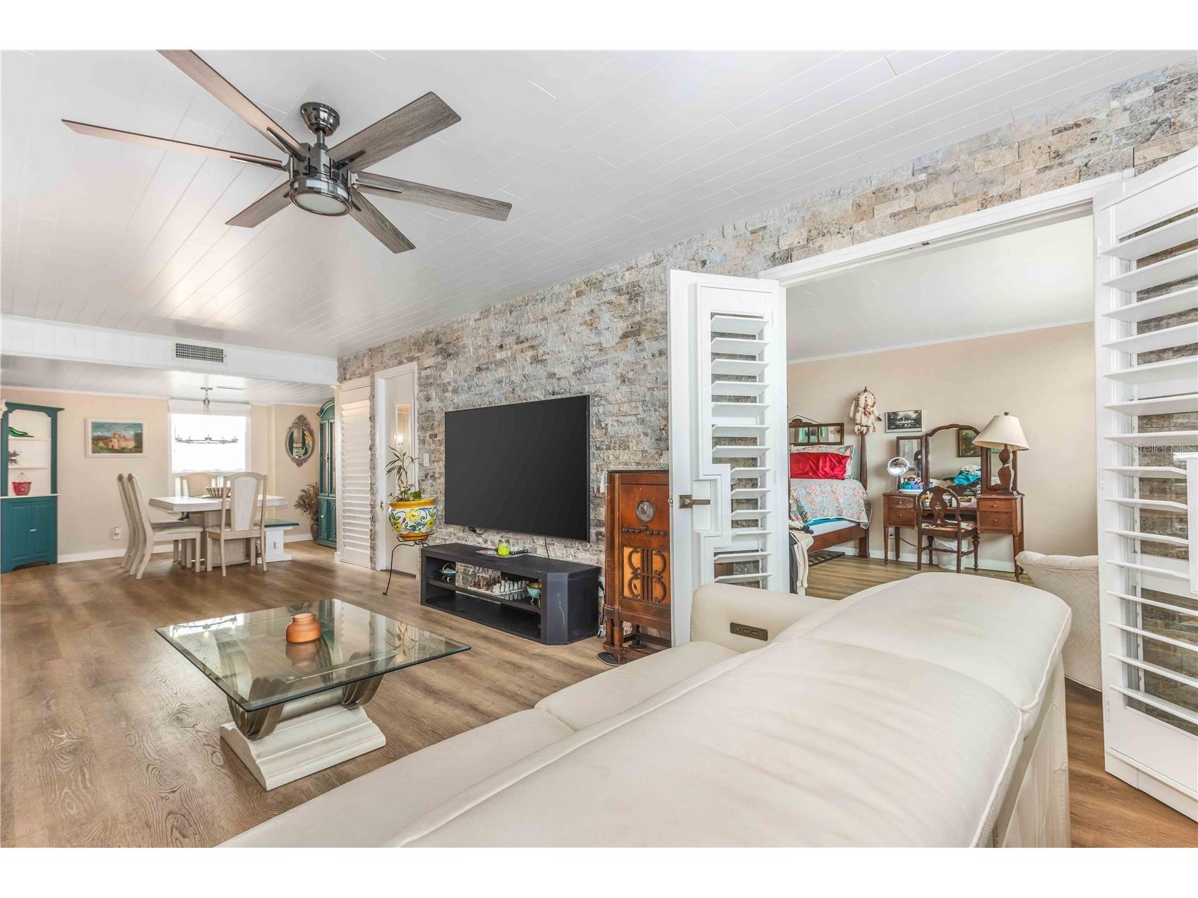 2621 Cove Cay Drive #1003 Clearwater FL 33760 TB8479849 image6