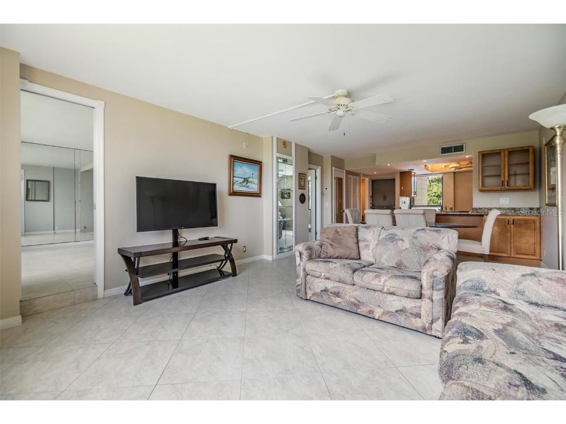 2621 Cove Cay Drive #302 Clearwater FL 33760 - TAMPA BAY TB8394854 image11