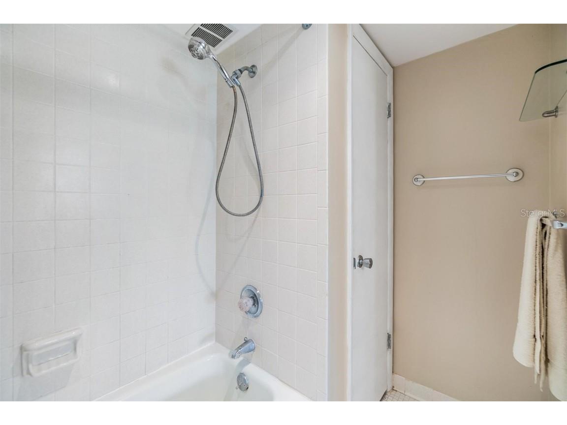 2621 Cove Cay Drive #302 Clearwater FL 33760 - TAMPA BAY TB8394854 image21