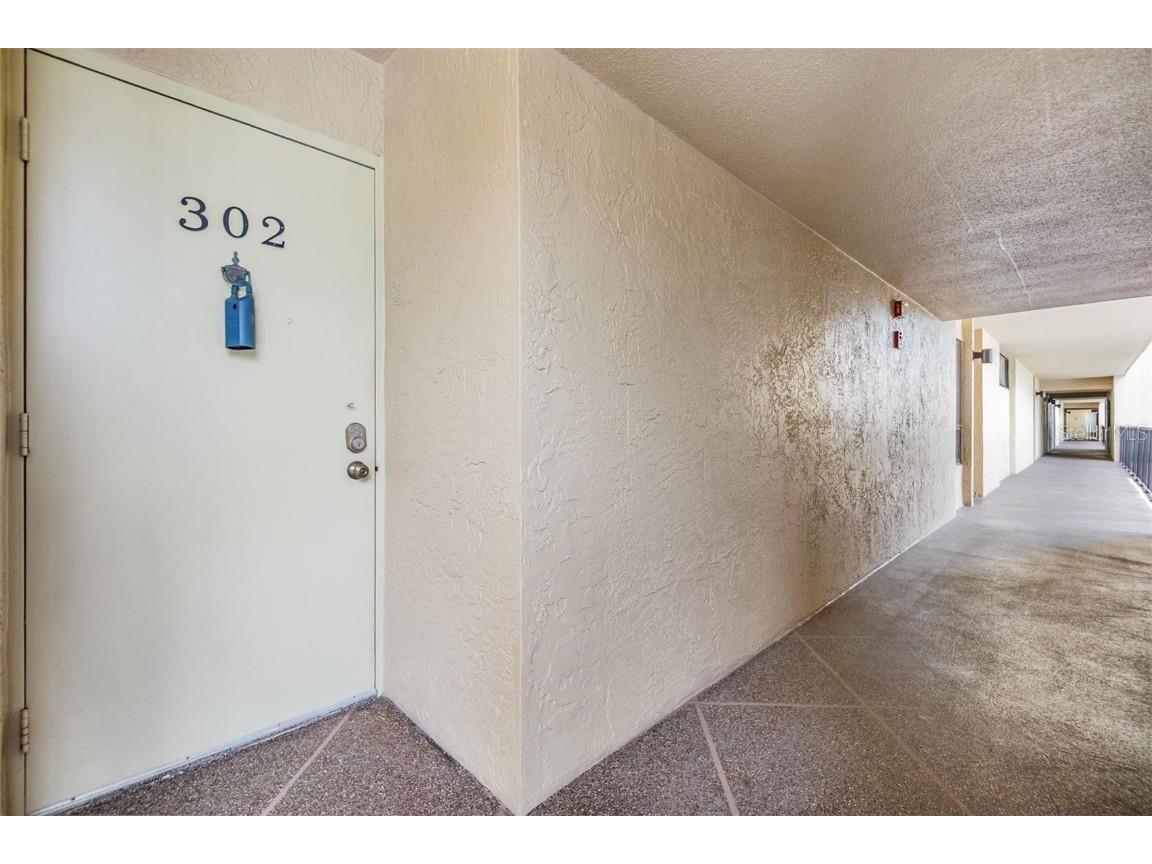2621 Cove Cay Drive #302 Clearwater FL 33760 - TAMPA BAY TB8394854 image24