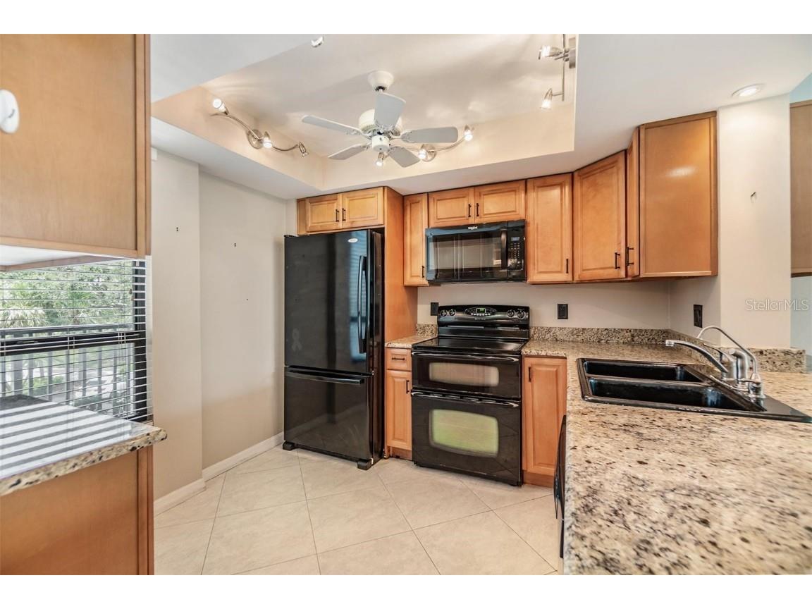 2621 Cove Cay Drive #302 Clearwater FL 33760 - TAMPA BAY TB8394854 image4