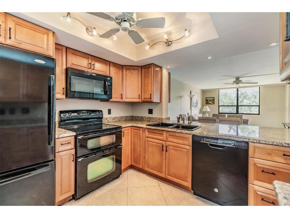 2621 Cove Cay Drive #302 Clearwater FL 33760 - TAMPA BAY TB8394854 image5