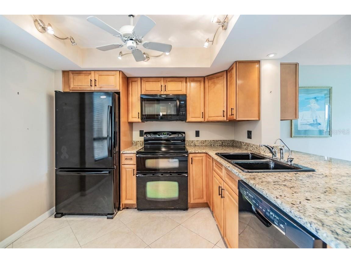 2621 Cove Cay Drive #302 Clearwater FL 33760 - TAMPA BAY TB8394854 image6