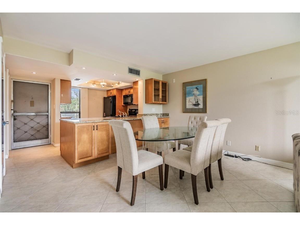 2621 Cove Cay Drive #302 Clearwater FL 33760 - TAMPA BAY TB8394854 image8