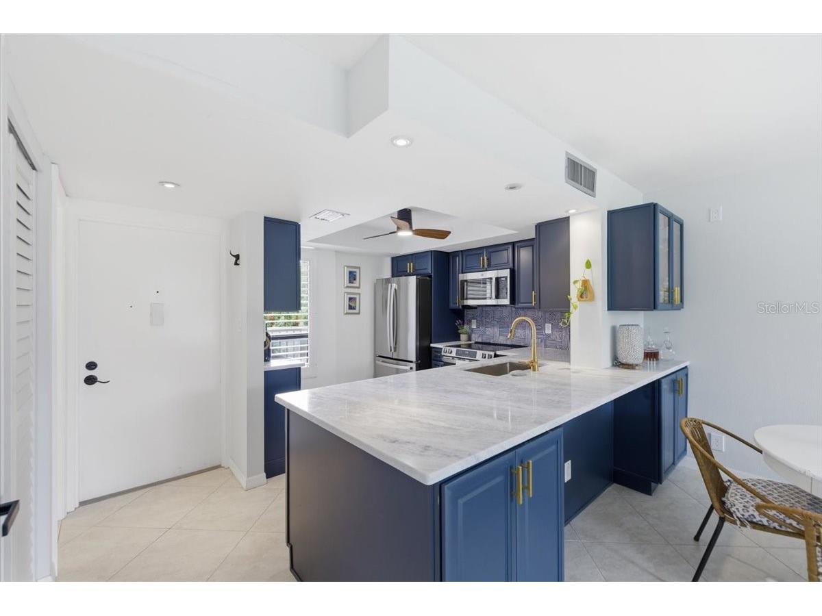 2621 Cove Cay Drive #302 Clearwater FL 33760 TB8508674 image6