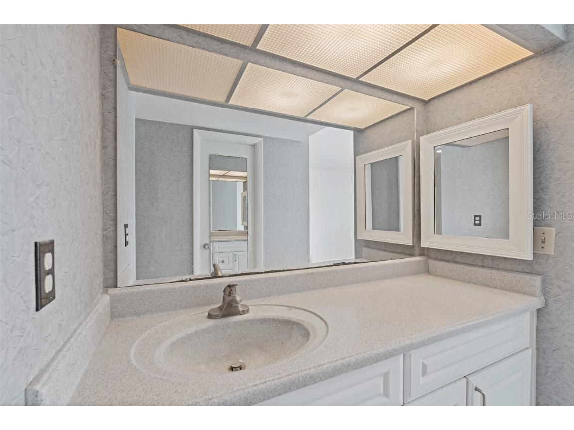 2621 Cove Cay Drive #407 Clearwater FL 33760 - TAMPA BAY TB8413626 image16