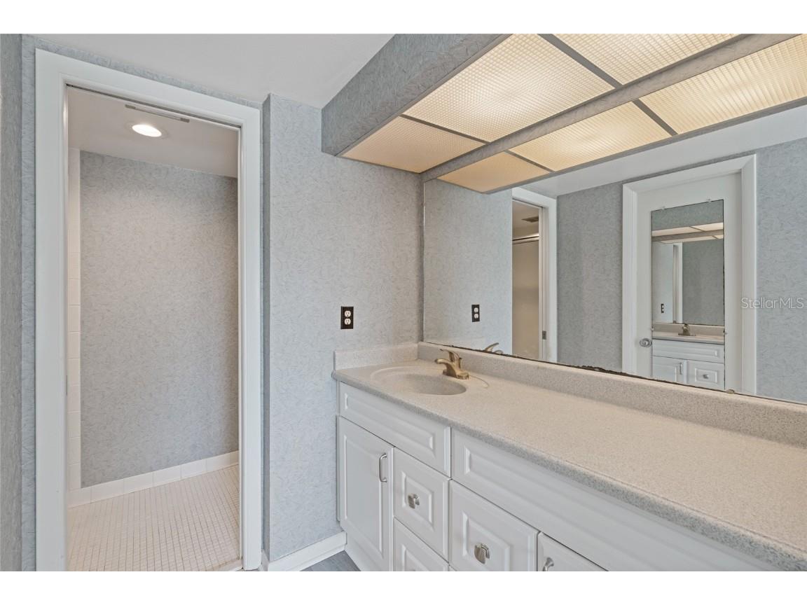 2621 Cove Cay Drive #407 Clearwater FL 33760 - TAMPA BAY TB8413626 image17