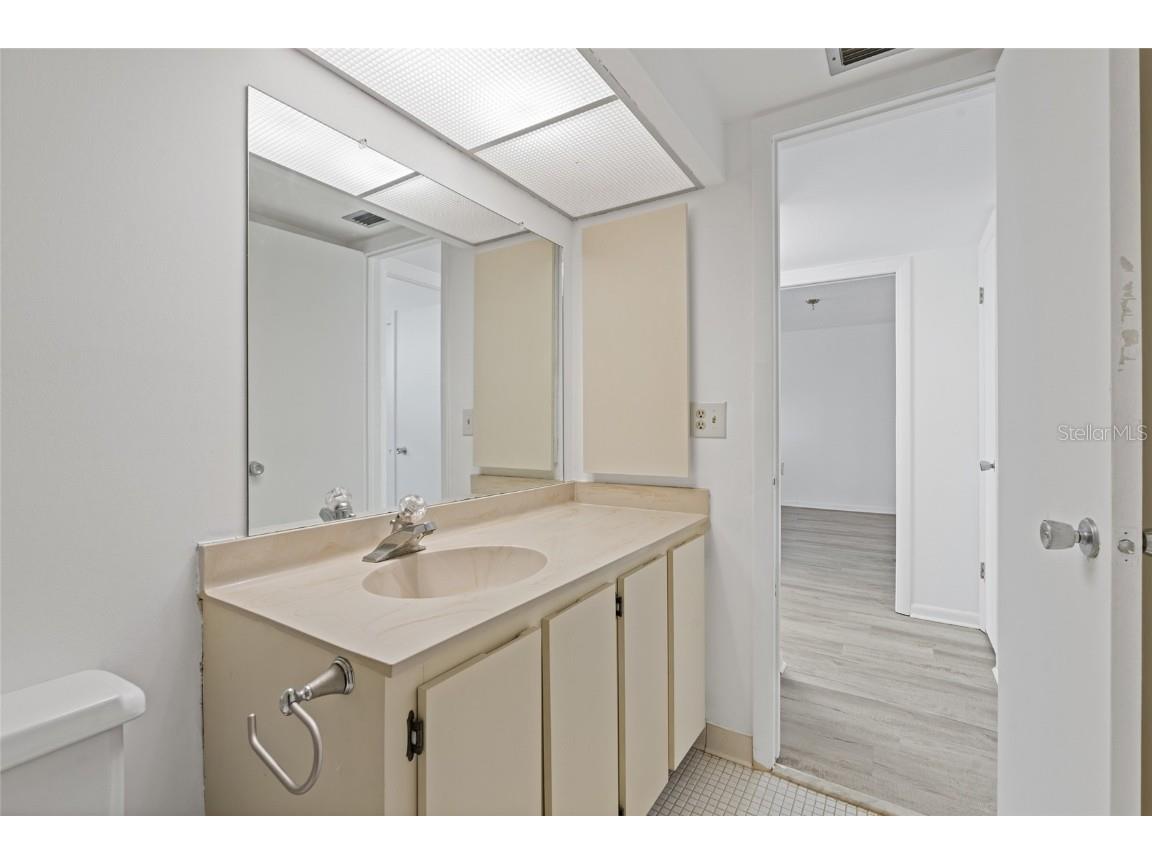 2621 Cove Cay Drive #407 Clearwater FL 33760 - TAMPA BAY TB8413626 image23