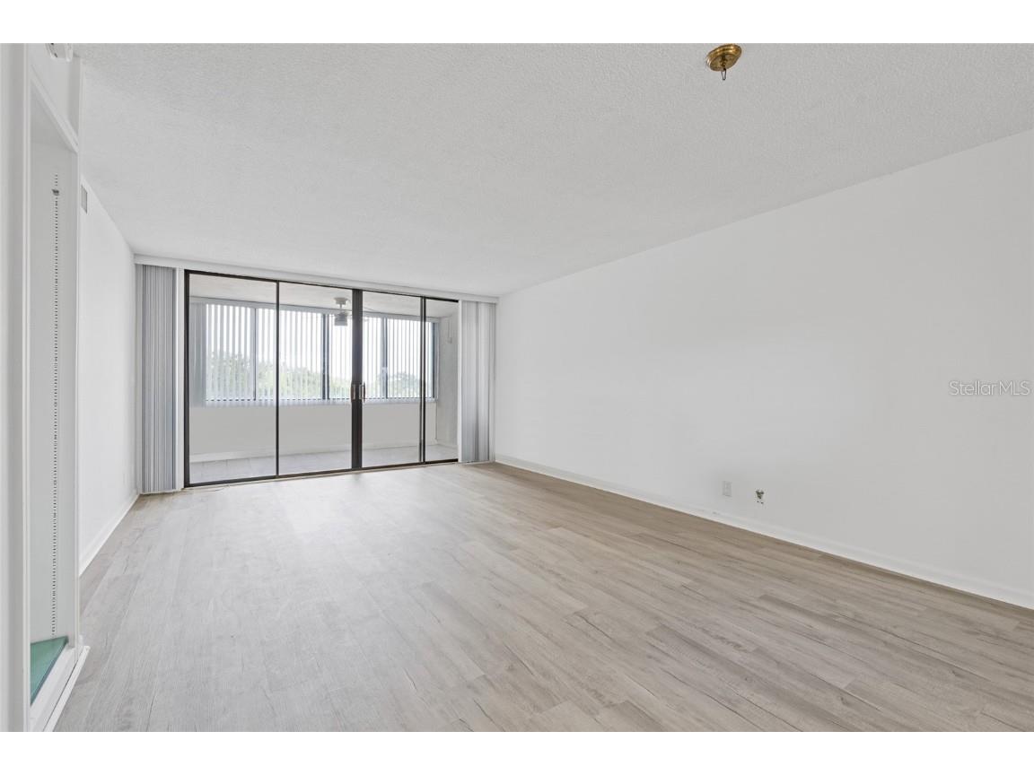 2621 Cove Cay Drive #407 Clearwater FL 33760 - TAMPA BAY TB8413626 image3