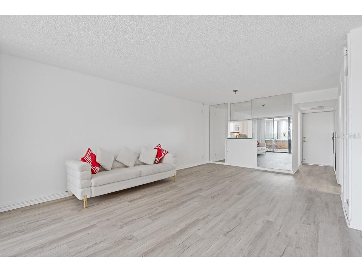 2621 Cove Cay Drive #407 Clearwater FL 33760 - TAMPA BAY TB8413626 image4