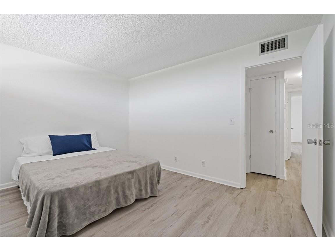 2621 Cove Cay Drive #407 Clearwater FL 33760 - TAMPA BAY TB8413626 image6