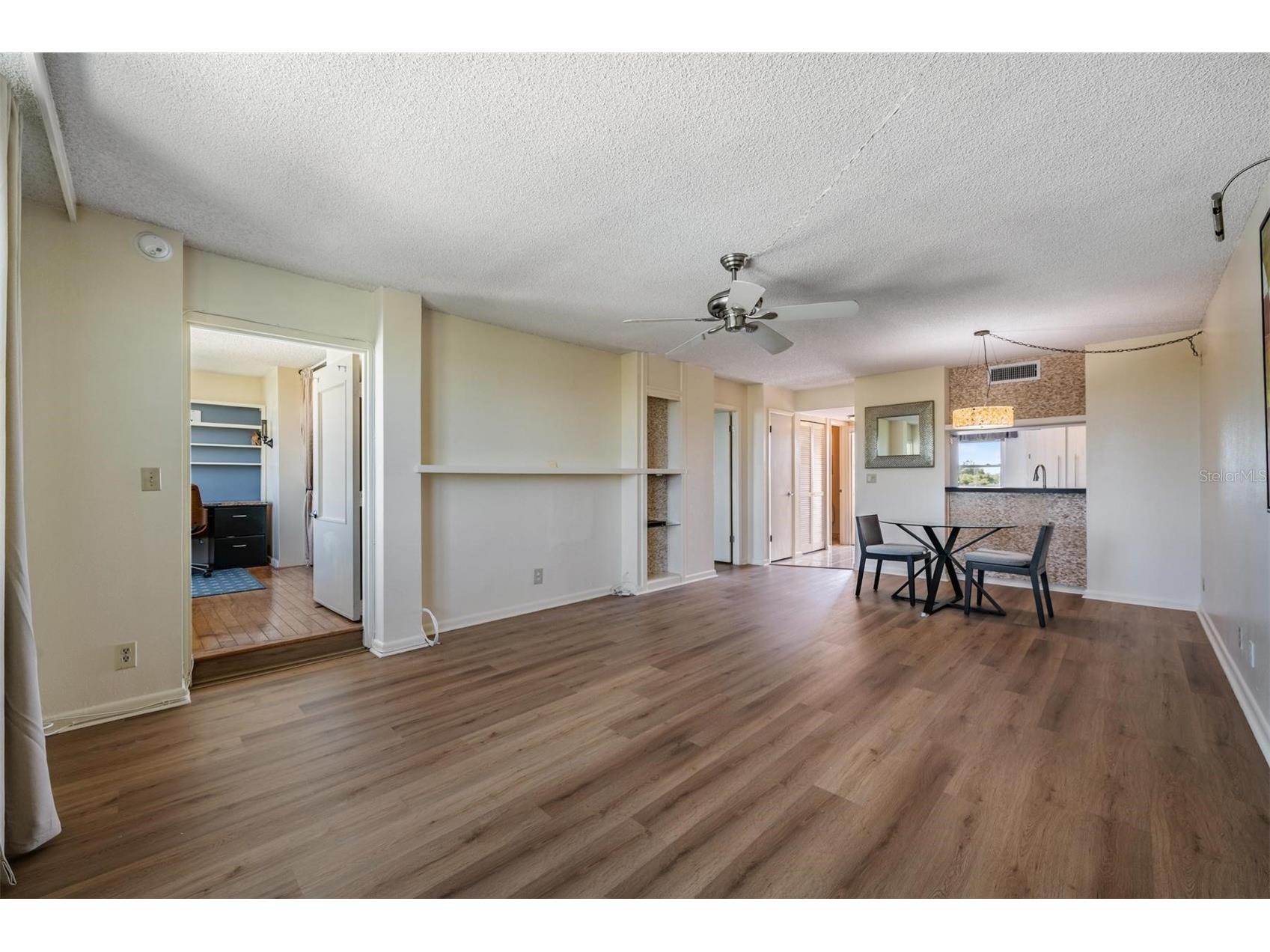 2621 Cove Cay Drive #606 Clearwater FL 33760 - TAMPA BAY TB8489841 image5