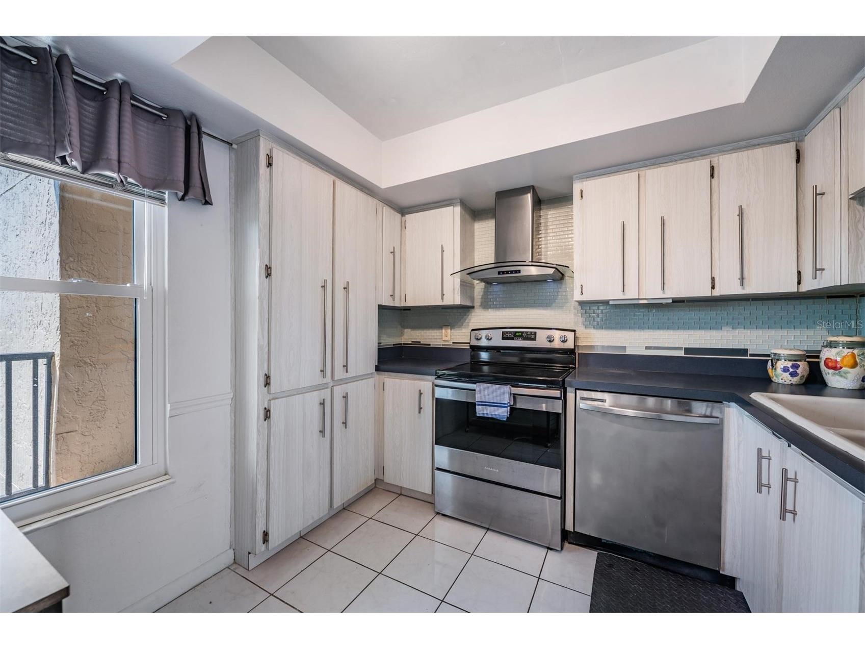 2621 Cove Cay Drive #606 Clearwater FL 33760 - TAMPA BAY TB8489841 image9