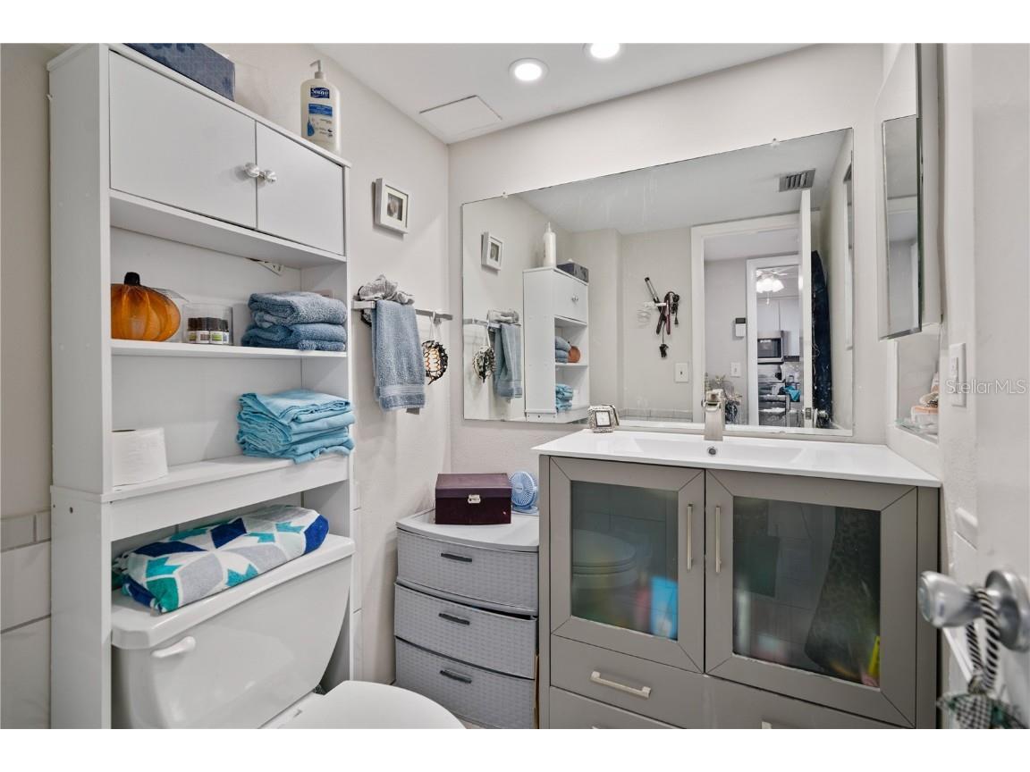 2621 Cove Cay Drive #804 Clearwater FL 33760 TB8450922 image9