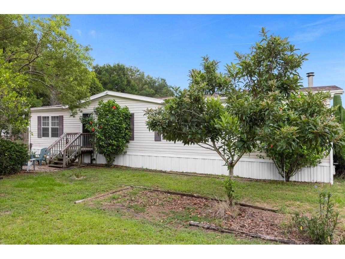 26210 Bloomfield Avenue Yalaha FL 34797 O6120140 image1