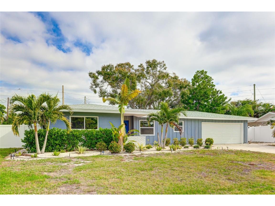 2623 Suncrest Drive Sarasota FL 34239 A4604843 image1