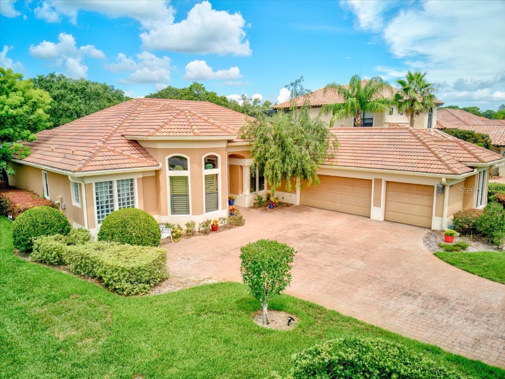 26237 Avenida Las Colinas Howey In The Hills FL 34737 G5071099 image1