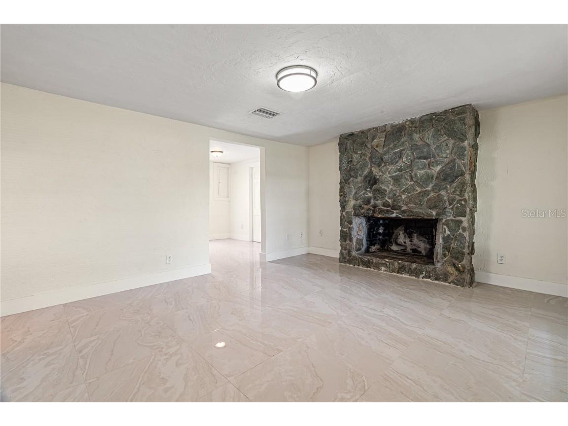 2624 Lee Street Punta Gorda FL 33950 C7498781 image3