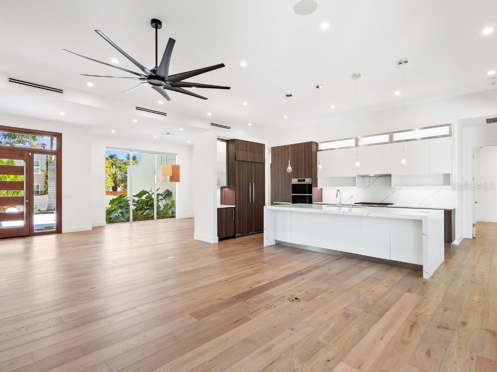 2624 Mulberry Terrace Sarasota FL 34239 A4668284 image12