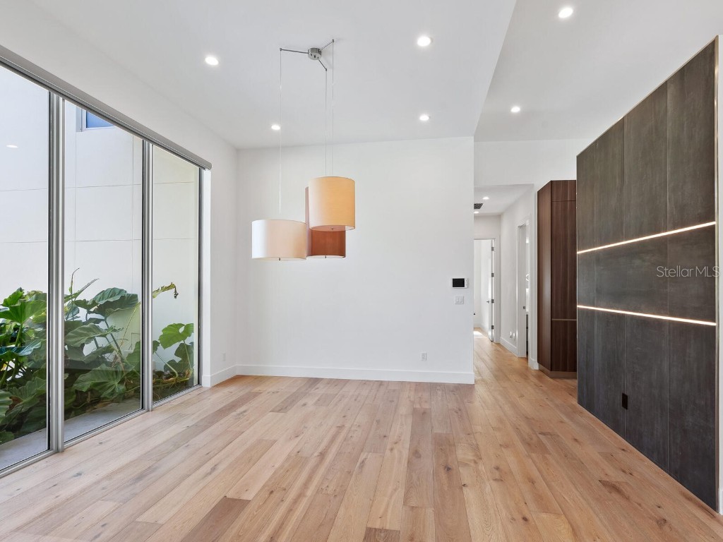 2624 Mulberry Terrace Sarasota FL 34239 A4668284 image17