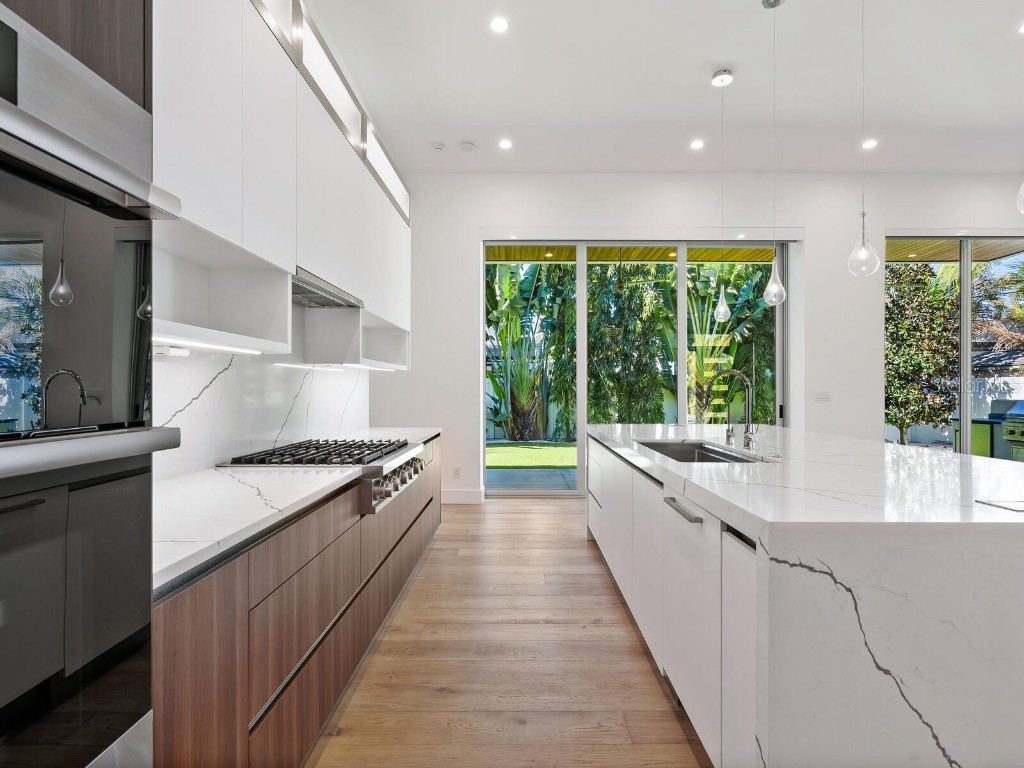 2624 Mulberry Terrace Sarasota FL 34239 A4668284 image28