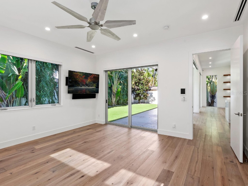 2624 Mulberry Terrace Sarasota FL 34239 A4668284 image31