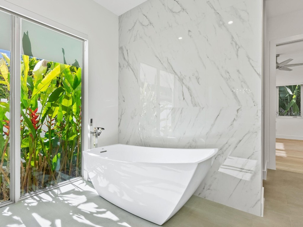 2624 Mulberry Terrace Sarasota FL 34239 A4668284 image34