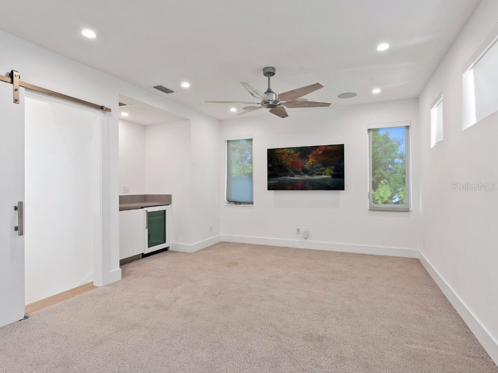 2624 Mulberry Terrace Sarasota FL 34239 A4668284 image38