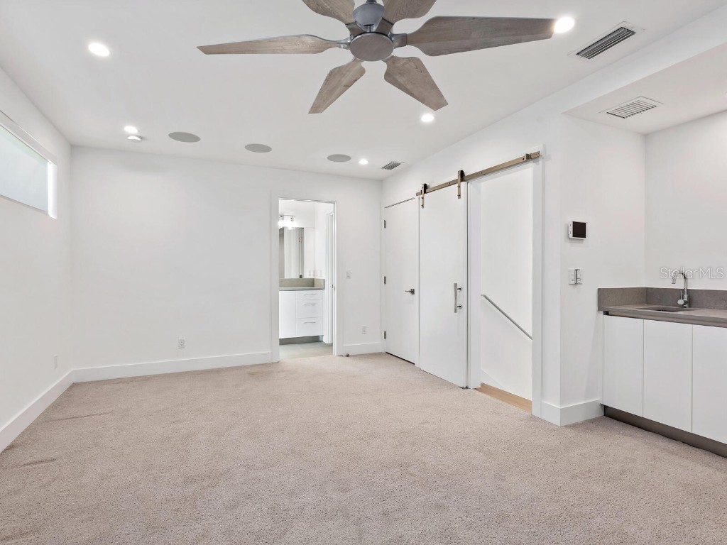 2624 Mulberry Terrace Sarasota FL 34239 A4668284 image39