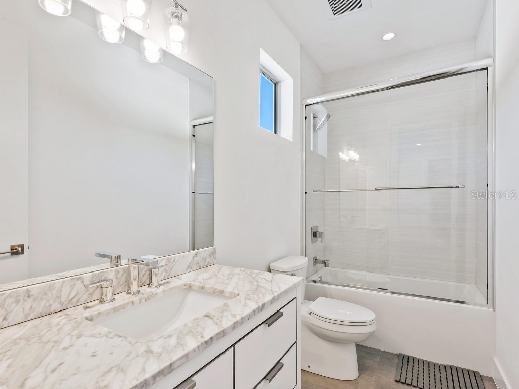 2624 Mulberry Terrace Sarasota FL 34239 A4668284 image44