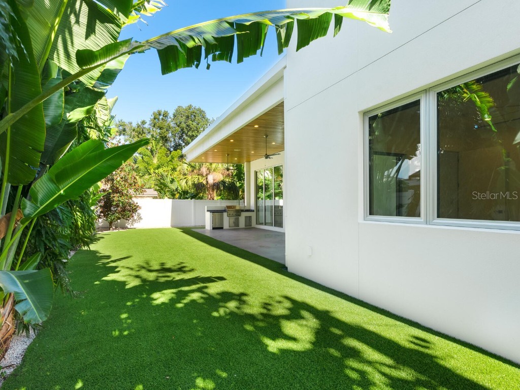 2624 Mulberry Terrace Sarasota FL 34239 A4668284 image51