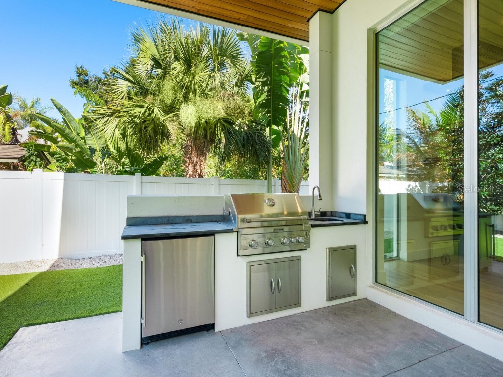 2624 Mulberry Terrace Sarasota FL 34239 A4668284 image53