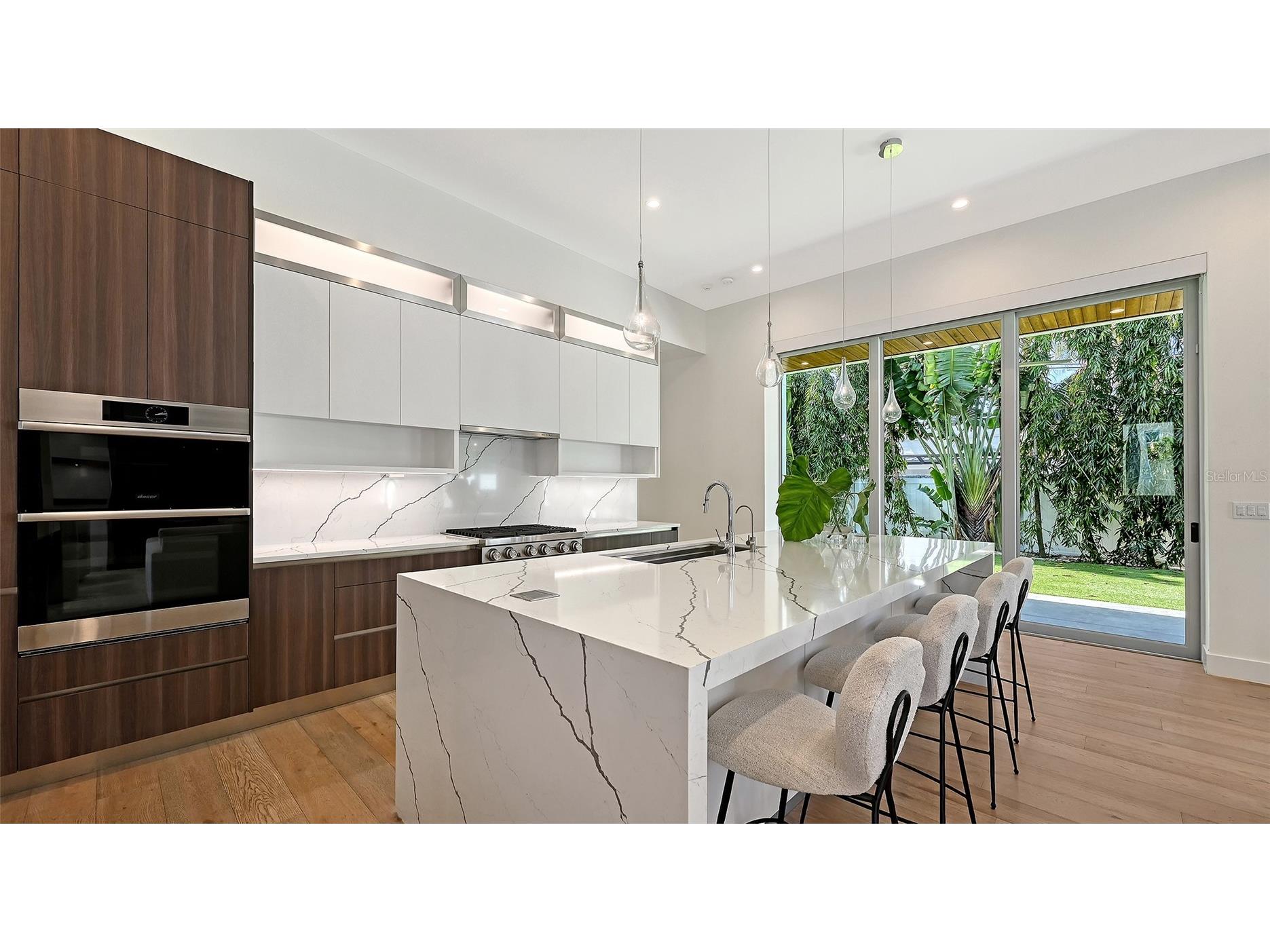 2624 Mulberry Terrace Sarasota FL 34239 A4668284 image75