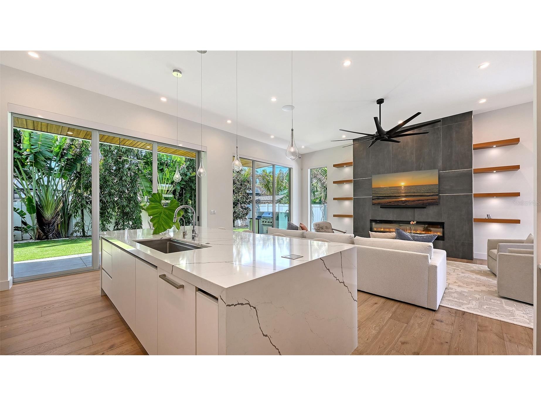 2624 Mulberry Terrace Sarasota FL 34239 A4668284 image76