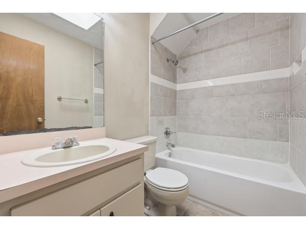 2624 NW 4th Avenue Gainesville FL 32607 GC537795 image16