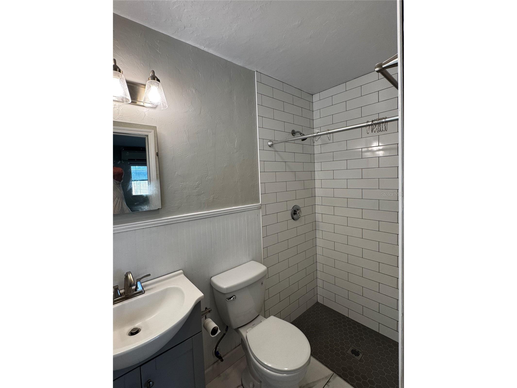 2624 Sunnybrook Drive Sarasota FL 34239 A4688921 image10