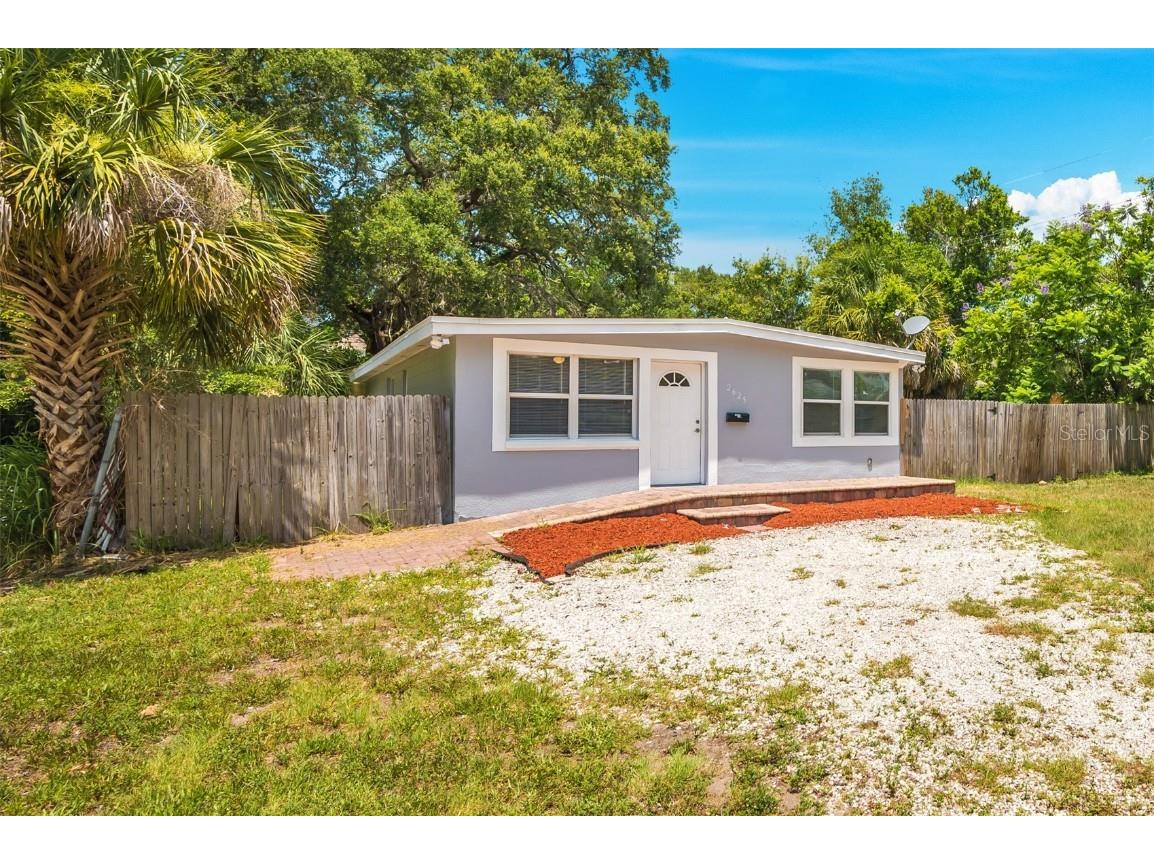 2625 12th Street S Saint Petersburg FL 33705 U8206196 image1