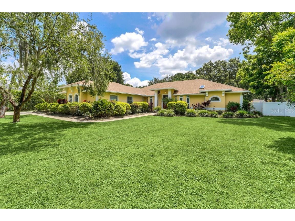 2625 Crescent Lake Court Windermere FL 34786 - LAKE CRESCENT O6121677 image1